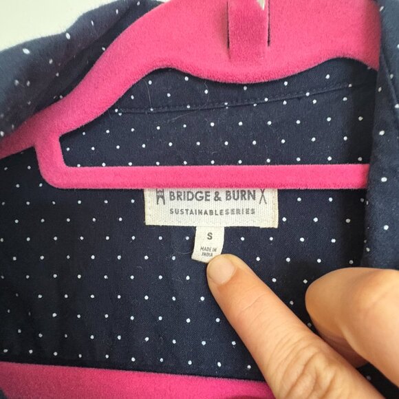 Bridge & Burn Lana Navy Polkadot short sleeve shirt, Size S - Picture 4 of 6